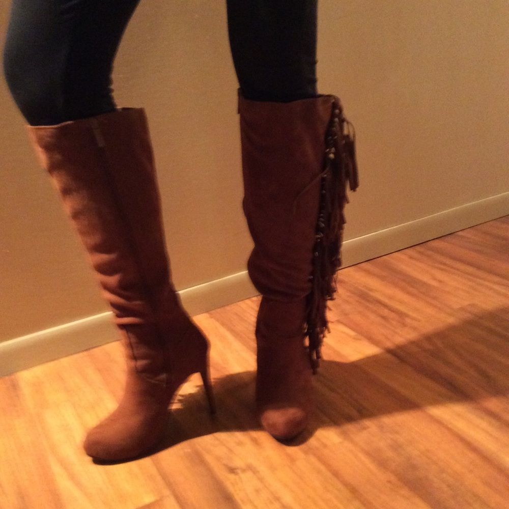 Boots - Picture 6 of 7